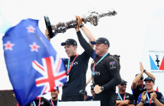欧米茄 (OMEGA) 热烈庆贺新西兰酋长队斩获这一历史最为悠久的帆船赛事奖杯